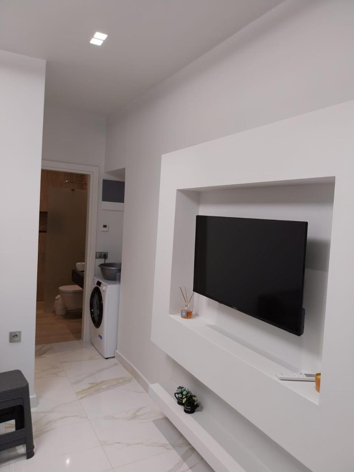 Luxury By The Apartment *